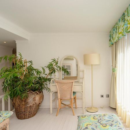 Villa Requesens On Canal Empuriabrava Eksteriør billede