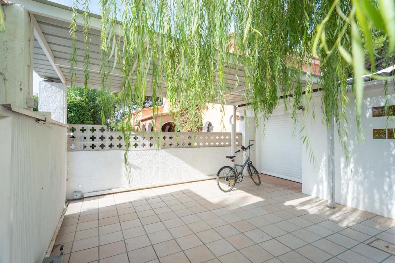 Villa Requesens On Canal Empuriabrava Eksteriør billede