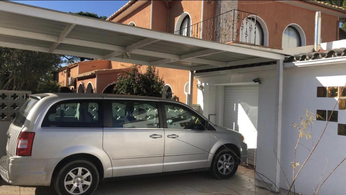 Villa Requesens On Canal Empuriabrava Eksteriør billede