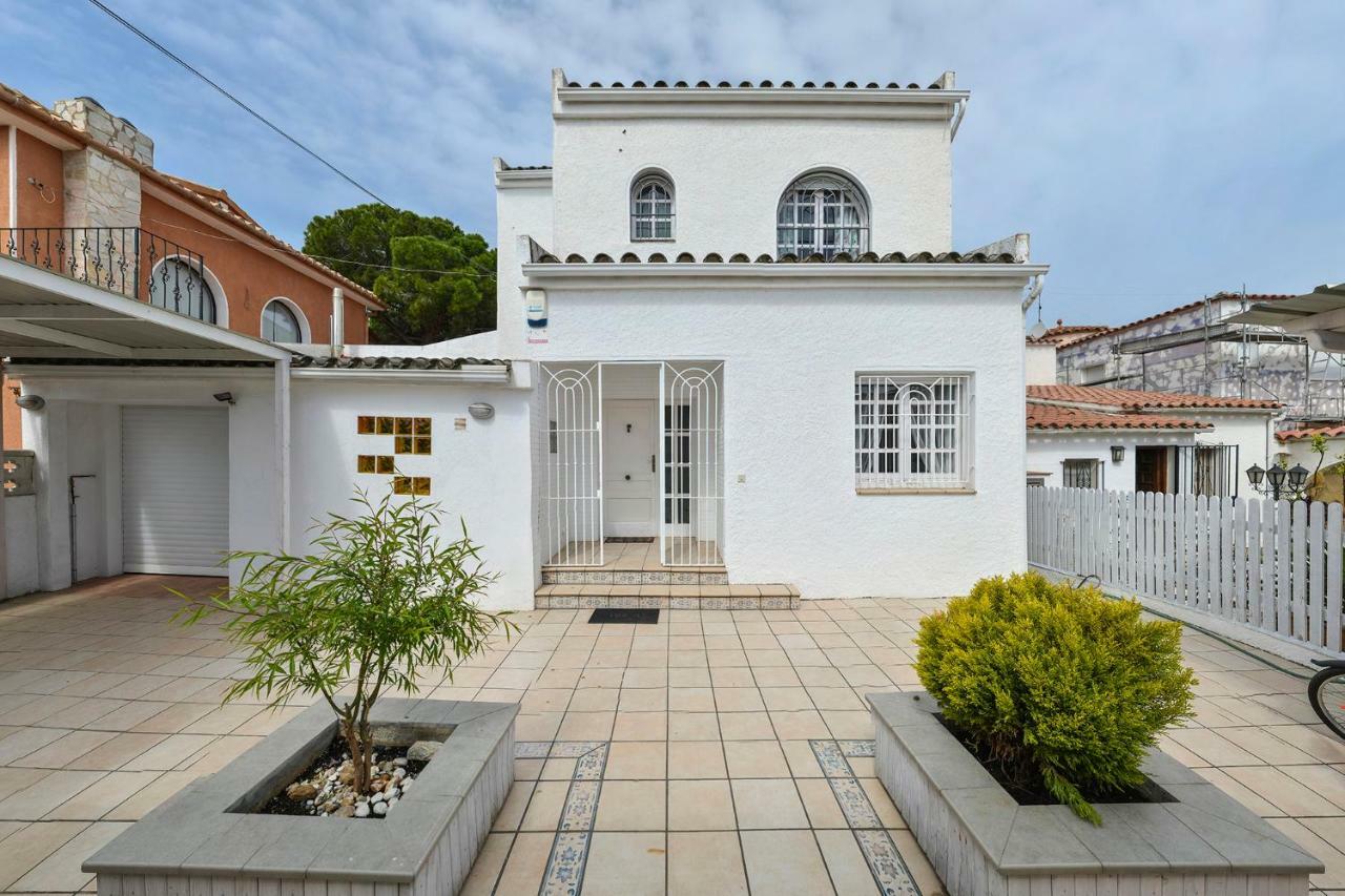 Villa Requesens On Canal Empuriabrava Eksteriør billede