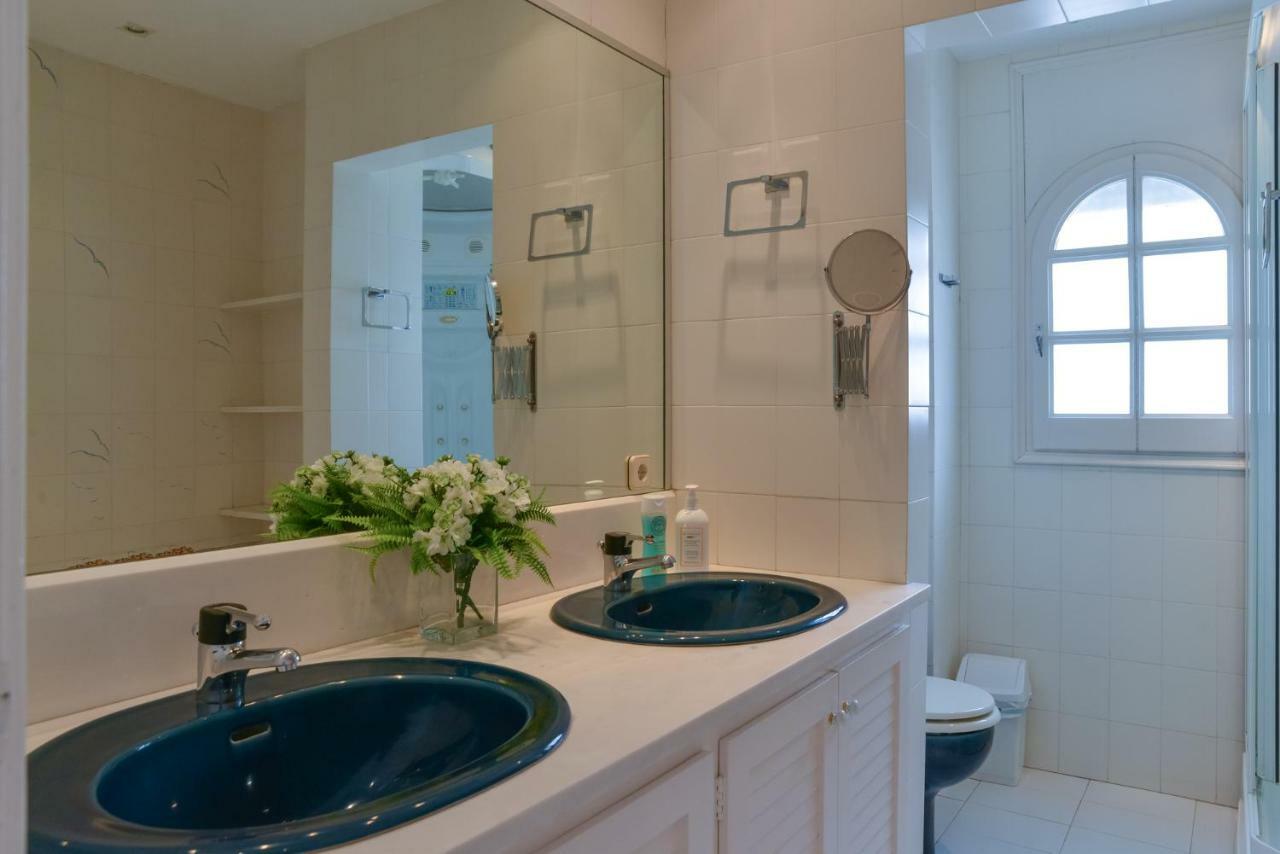 Villa Requesens On Canal Empuriabrava Eksteriør billede