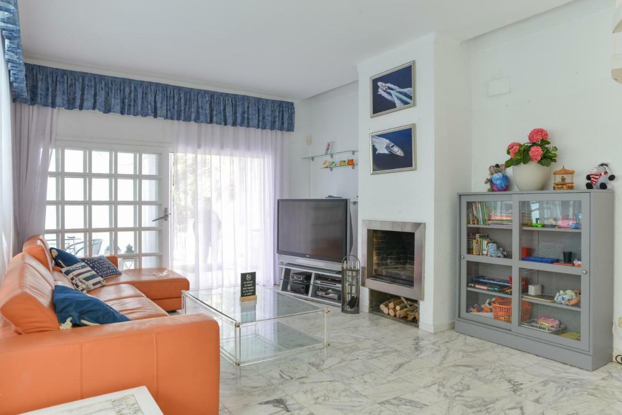 Villa Requesens On Canal Empuriabrava Eksteriør billede